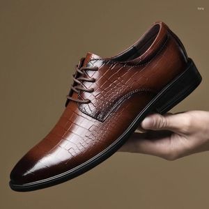 Sapatos casuais marcas de luxo vestido de negócios Men Men Slip Formal On Mens Oxfords Footwear Couro de alta qualidade