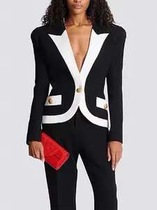 Ternos femininos 2024 Designer Black Jacket Short Women Color Block Single Gold Button Slim Fit Blazer Roupfits Coats Collection