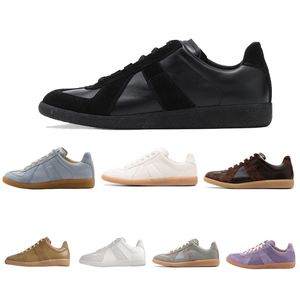 Business Mens Buty Białe mleko Chaussure Luxe Women Sneakers Designerschuh luksus chaussure scarpe uomo zużycie odporna na wodę odporność na wodę