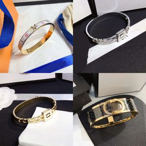 America Europe Fashion Style Bracelets Women Bangle Designer Jewelry Gold Plated Stainless Steel Wedding Lovers Gift Bangles Wholesale S293 s