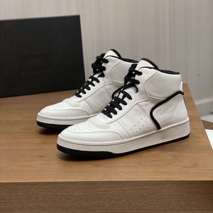 Qixiu European Style Light New Herren High Top Board mit echter Ledermode vielseitiger täglich atmungsaktive bequeme Freizeitschuhe