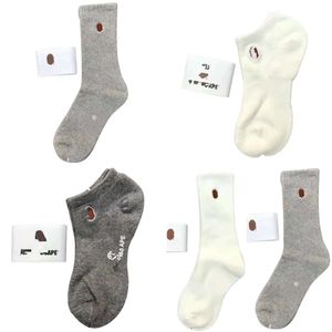 Affen Großhandel Kopf bestickter Männer dicker warmer Wolle Vintage Weihnachten farbige Socken Geschenk A6