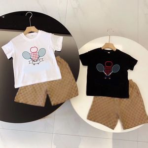 Crianças de verão Trendy Brand NOVA calça de manga curta Algodão Duas peças Conjunto de roupas para crianças ocidentais para homens e mulheres bebês de ponta