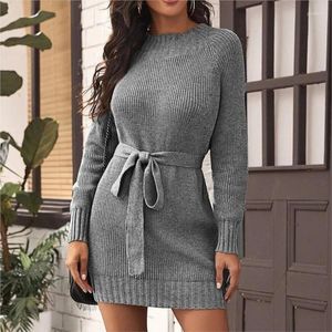 Vestidos casuais Mulheres de manga longa feminina Mulheres de inverno outono 2024 O-pescoço A mini vestido sexy de espessura curta