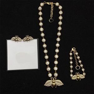 Moda kadın bee mücevherler kolye tasarımcıları halkalar bilezik sp2-6 lüksler tasarımcı kadın kolyeler 18k altın düğün mücevherler bilezikler cyg24041701
