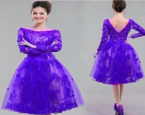 Vintage -Spitzen -Applikationen Langarmes Party Kleider Eine Linie Batteau Ausschnitt Illusion Knie Länge Kurzes Tüll -Promkleider Royal Purple 8732452