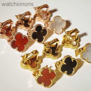 Women Top Grade VanCelfe Oryginalne projektantki Kolki Wysoka wersja Vgold Four Leaf Clover Clover Ear Clip dla żeńskiej białej biżuterii z czerwonym chalcedonem z logo