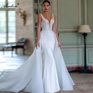 Beauty Beading Pearls Embroidery Lace V-Neck Mermaid Wedding Dress With spaghetti straps Backless 2 In 1 Trumpet Bridal Gowns 2024
