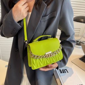新しいデザイナーバッグショルダーバッグクロスボディバッグ女性のハンドバッグと財布ファッションチェーン女性バッグ