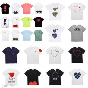 Play Brand Mens T Hirts Designer Red Heart Fashion مطرزة بالقطن غير الرسمي القطن المطبوع على الأكمام القصير القصير