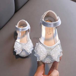 26HQ Sandaler Summer Girls Flat Princess Sandaler Fashion Sequin Bow Rhinestone Baby Shoes Kids Shoes For Party Wedding Party Sandaler E618 240419