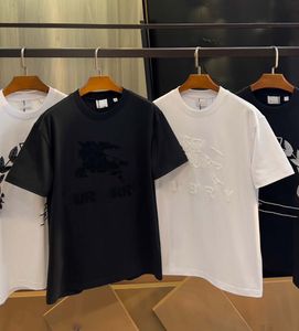 高級ブランドの男性と女性のデザイナー、カップル向けのソリッドカラーの高級レターTシャツ、ファッショナブルでカジュアルなストリートトップ、高品質のT-Shir