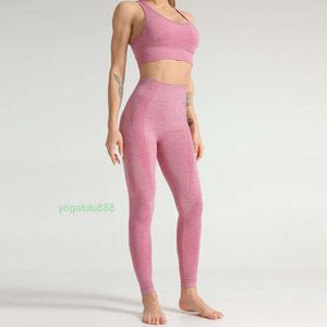 Kadın Tasarımcı Yoga Sportwear Tracksits Fitness Taytlar Fit İki Parçalı Set Giyim Giysileri Spor Sütyen Yüksek Bel Pantolon Aktif Su5250695 45oa
