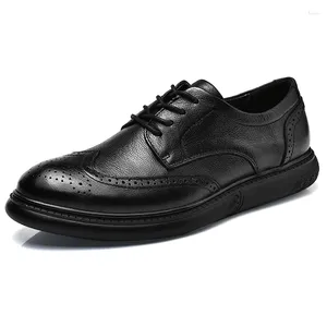 Kleiderschuhe Herren Brogue Oxford Uniform echte Kuhleder Schnürung Low-Top Frühling Männlich Rund-Toe Casual Freizeitgeschäft