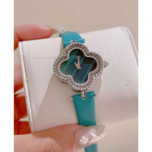 Top Vans Womenwatch Menwatch Fashion Wristwatch Alhambra Luxury Cleefly Van Women Wather Niche New Four Leaf Clover Light Bracelet Varictament in ZJH0