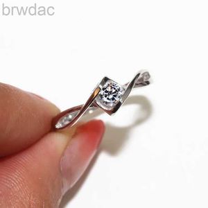 Pierścień Solitaire luksus żeńskie małe laboratoryjne pierścionek diament