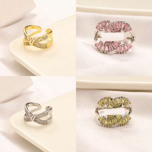 Ювелирные модельерные дизайнерские письма кольца Женщины любит очарование свадебные принадлежности для хрустального золота.
