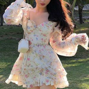 Grundläggande casual klänningar Sweet Elegant Party Mini Dress Women 2022 Summer Beach Long Sleeve Fairy Dress Female Y2K Korean Fashion Floral Lolita klänningar 240419