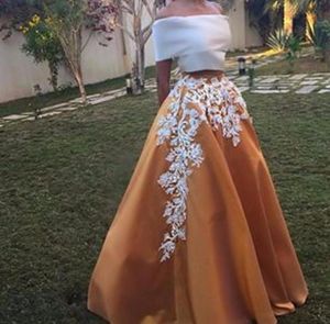 2016 Två stycken Satin Prom Dresses Elegant White Off Shoulder Short Tops White Applique kjolar golvlängd blixtlås i midjan kväll D1052577