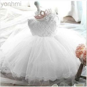 Flickans klänningar Nyfödd dopande klänning Spets Flower Girl Dress for Wedding Puffy 1st Birthday Party Baby Outfit Dop Kids Princess Dress D240419