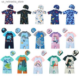 Endelar 2024 Baby Boys and Girls 2 Summer Beach badkläder Tryckt tecknad hatt+tätt kläder baby set koreansk ungdom badkläder Q240418