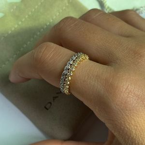 Luxury Diamond Shining Designer Rings for Women Girls 925 Silver Bling Stone Elegant Charm Wedding Band Ring Smycken