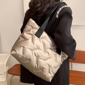 Umhängetaschen gesteppte gepolsterte Tasche für Frauen Handtasche große Kapazität Weiche Winterblasen Wolken Griff Shopping einkaufen