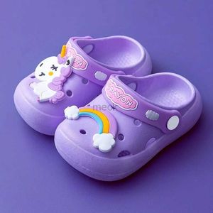 Sandalet çocuk delik terlik çocuk sevimli tek boynuzlu at tasarım kapalı ayakkabılar kızlar erkekler banyo ayakkabıları rahat bebekler kaymaz ayakkabı 240419