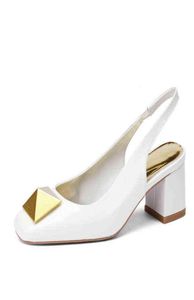 Yeni kadın039s ayakkabı topuklular orta tıknaz topuklu pembe pembe pompalar 2022 Lüks Tasarımcı Bayan Ayakkabı ve Sandalet Patent Deri G21010150
