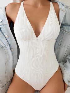 Swimwear femminile 2024 Swimsuit a V-Neck Women Women One Piece Strappy Sexy Female Bareding Swimming Swim Stume