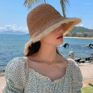 Geniş Memlu Şapkalar Kadınların Zarif Saman Dokuma Güneş Şapkası Moda İnci Dekorasyonu Dantel Up Traend Kadın Garikçisi Dışarıda Dışarıda Sokak Giyim
