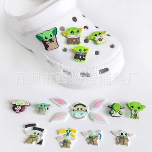 Accantina anime Memorie d'infanzia all'ingrosso Memorie d'infanzia Green Elf Friends Funny Gift Charms Accessori per scarpe Accessori per scarpe Pvc Fibbia di gomma morbida Clocm