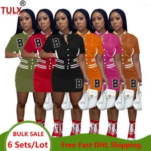 Arbeitskleider 6 Sets Großhandel Gegenstände für Boutique Frauen Sport Miniröcke Anzug mit Baseballjacke Zwei 2 -teilige Outfits Stickerei B 7818