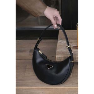 Bags 23 Leather Crescent Maillard Single Underarm Crossbody Fashionable High-end, Niche