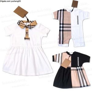 Kızlar Yaz Bebek Elbiseleri ve Tulumlar Ekose Desen% 100 Cottonshort Sleeve Elbise Çocuk Bebek Erkek Erkekler Çocuk Giysileri