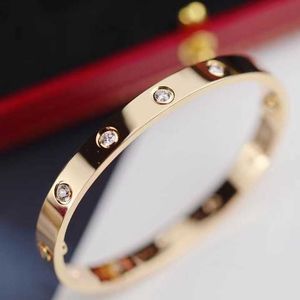 Designer Versatile Gold High Version Carter Classic Mens and Womens Bracelet Wide Narrow Screwdriver LOVE Couple with a Five Warranty 0V6W