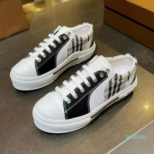 2024 Sneakers a bassa pizzo femminile classiche flat di moda per esterni.