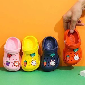 Sandals Summer 2022 New Childrens Hole Garden Shoes Boys Girls Baby Indoor Anti-skid Soft Bottom Slippers Outdoor Beach Sandals 240419