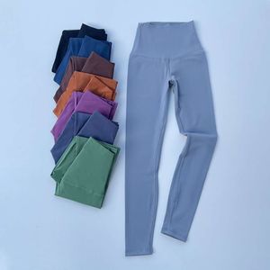 Дизайнерские Lulumon Women's Leggings та же женщины с высокой талией персиковой персиковой подъемные брюки йога обнаженная кожа прикосновение бодибилдинг.