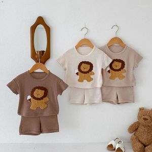 Zestawy odzieży 2024 Summer Baby Boys Waffle Tees Zestaw dziewcząt Cute Lion T-shirt i szorty zwyczajne zużycie 2PCS Suit