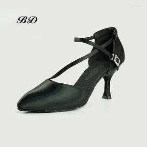 Tanzschuh Factory Outlet Top Ballroom Frauen Latin Bd 188 Jazz moderne schwarze Satin -Ferse 7,5 cm Fußpflege Design Schnürsenkel