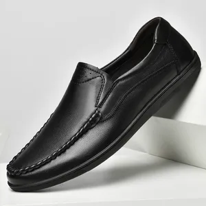 Sapatos casuais masculinos luxuosos sapatos de couro genuíno mass planos de vaca de alta qualidade de alta qualidade em calçados mocassins