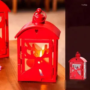 Candele di candele Red Iron Candlestick Storm Lantern Xinqite Gifts Decorazioni per la casa Decorazioni morbide Ornamenti per matrimoni Forniture per matrimoni