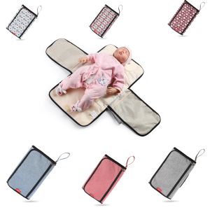 Väskor Portable Baby Byte Pad blöja Väska Nyfödd Vattentät blöja Byte Mat Spädbarn Hållbar blöja fällbar handväska