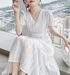 Temel gündelik elbiseler fransız beyaz uzun elbise kadın için yaz bohemia ince plaj maxi elbise kısa kol vn boyun zarif kadın elbise ofis tatil 240419