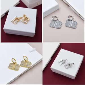 Pläterad designerörhängen studs kvinnor mode enkel Rhinestone hänge öron charm smycken lycklig guld färg sier nålörhängen ring