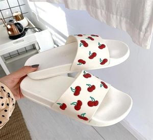 Летние слайды женские тапочки мультфильм 3D вишня толстый нижний пляжный пляж повседневный нельзя ванная комната сандалии девочек обувь Zapatillas Mujer 2101289604