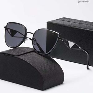 Moda Womens Designer Sunglasses para homens homens Óculos clássicos óculos de praia ao ar livre de óculos de praia para homem assinatura triangular opcional 6 cores com 2024
