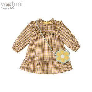 Flickans klänningar DB1221161 Dave Bella Spring Baby Girls Fashion Plaid Dress med en liten väska Party Dress Barn Girl Spädbarn Lolita 2st kläder D240423