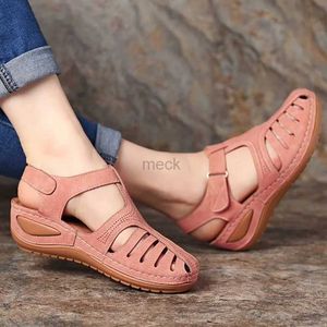 Sandaler Kvinnor Sandaler Nya sommarskor Kvinna Plus storlek 44 klackar Sandaler för kilar Chaussure Femme Casual Gladiator Platform Shoes Talon 240419